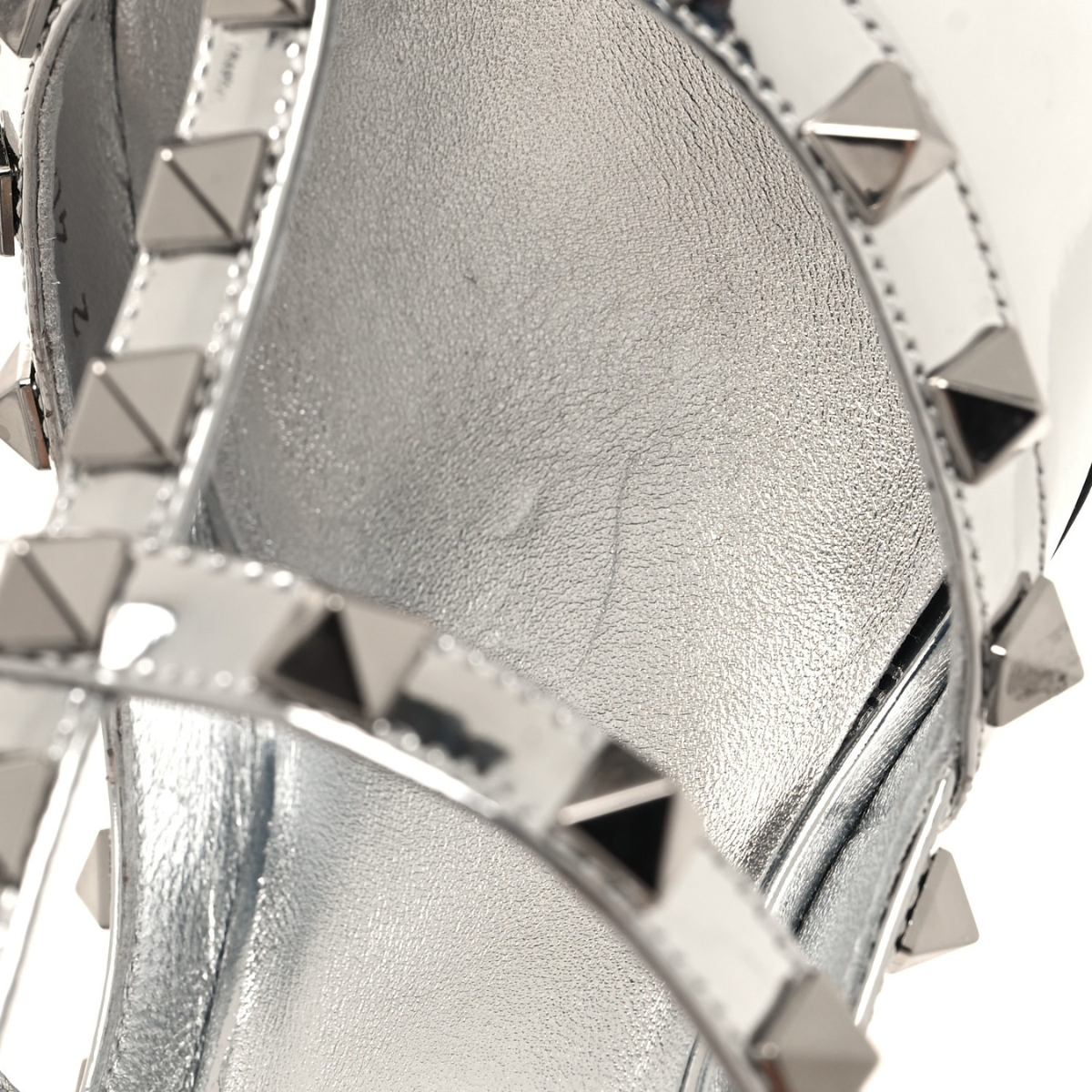 VALENTINO GARAVANI ROCKSTUD ANKLE STRAP PUMPS 100MM SILVER METALLIC PATENT