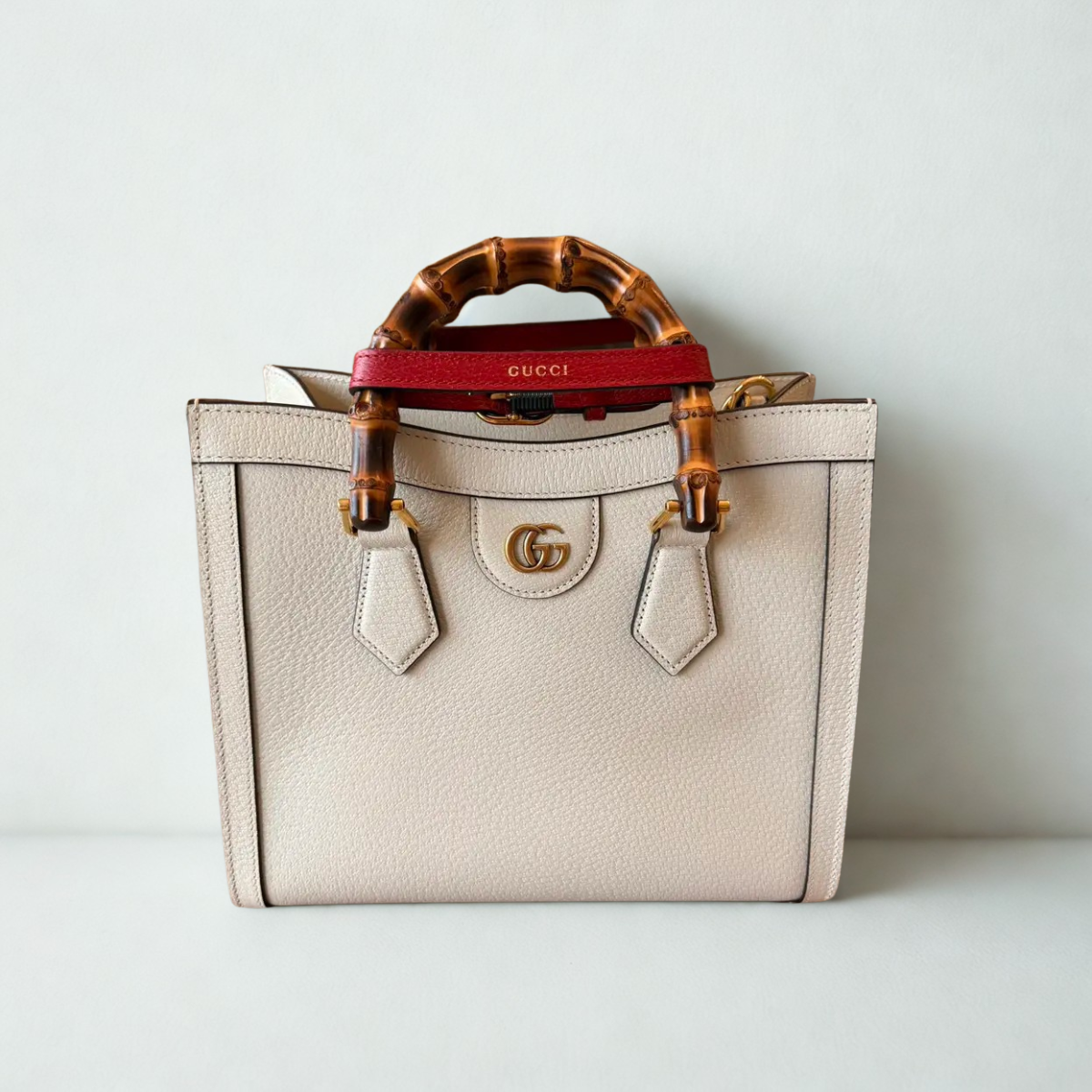 GUCCI DIANA MEDIUM TOTE BAG
