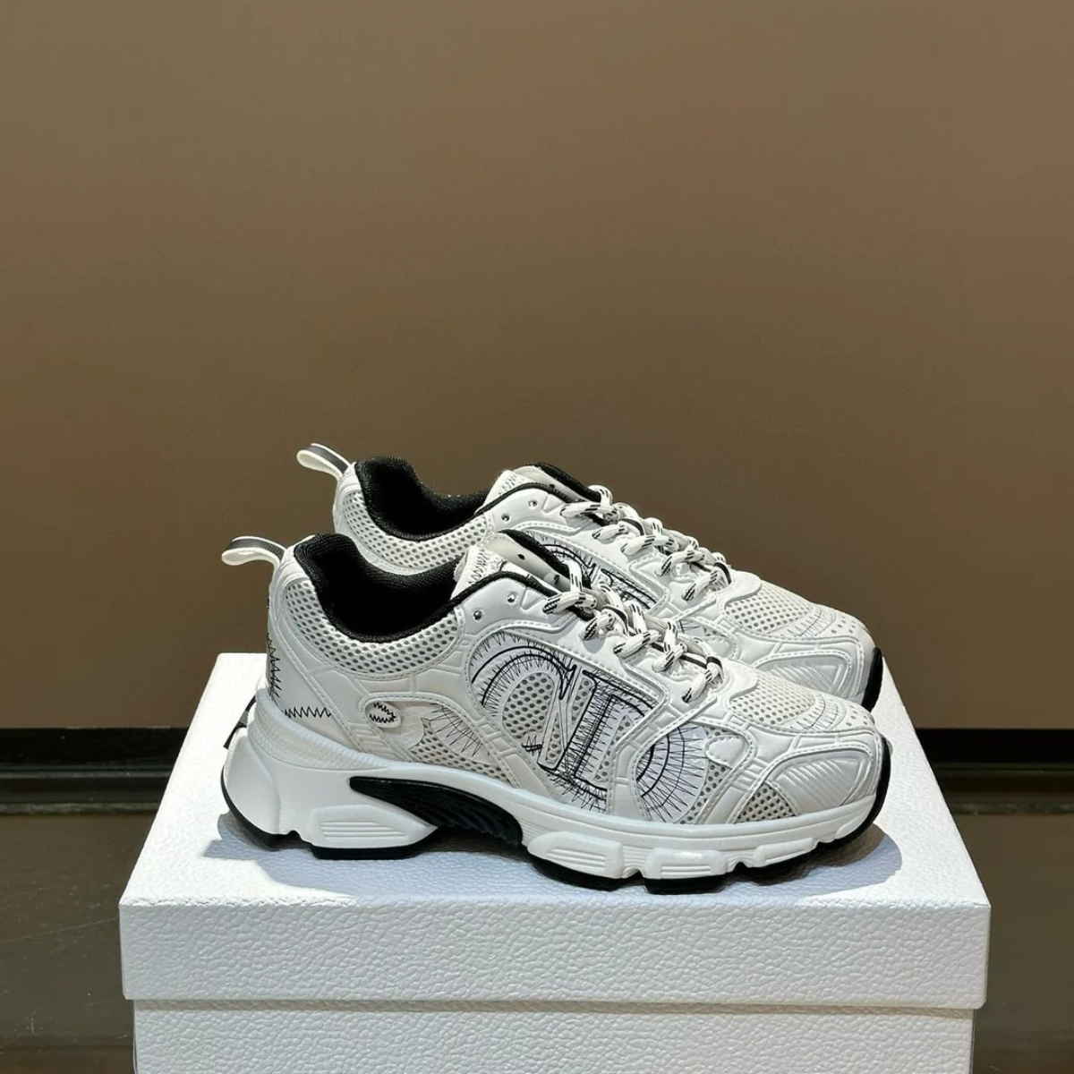 DIOR CHRONO SNEAKER